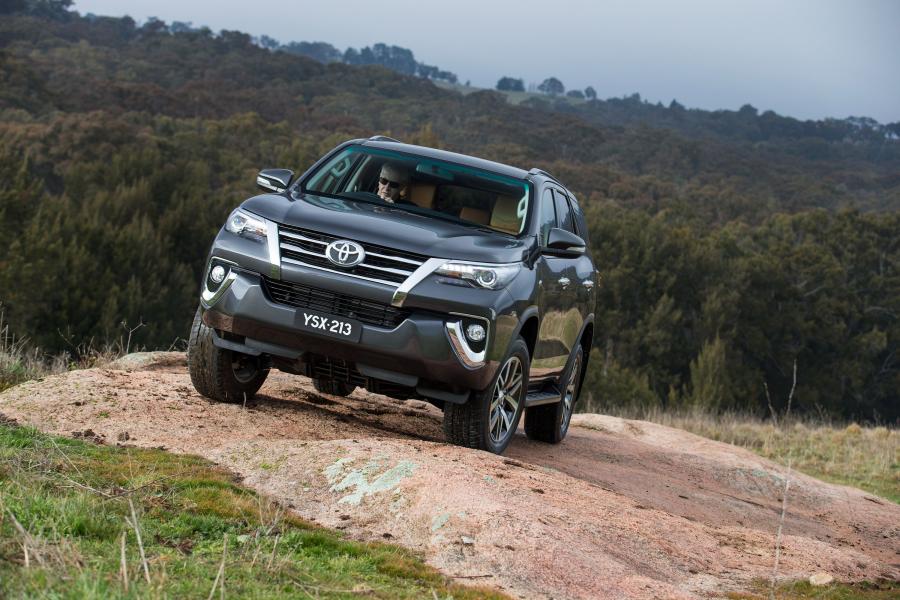  Toyota Fortuner Crusade (AN160) 2015 года  (AU) (фото 10 из 37)